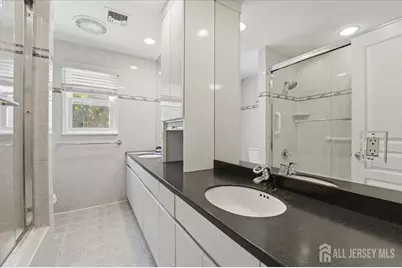 6 King Arthurs Court, Edison, NJ 08820 - Photo 35