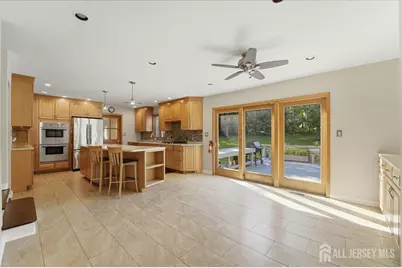 6 King Arthurs Court, Edison, NJ 08820 - Photo 15