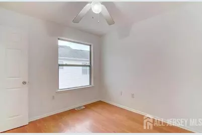 500 Great Beds Court, Perth Amboy, NJ 08861 - Photo 9