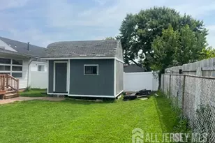 84 E Laurel Street E, Port Reading, NJ 07064 - Photo 13
