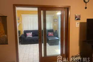 84 E Laurel Street E, Port Reading, NJ 07064 - Photo 21