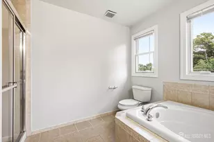33 Melbloum Ln, Edison, NJ 08837 - Photo 17