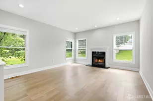 33 Melbloum Ln, Edison, NJ 08837 - Photo 5