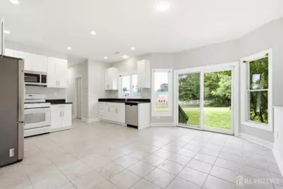 33 Melbloum Lane, Edison, NJ 08837 - Photo 7