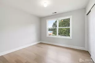 33 Melbloum Ln, Edison, NJ 08837 - Photo 19