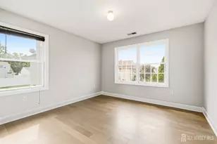 33 Melbloum Ln, Edison, NJ 08837 - Photo 23