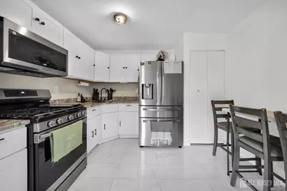 19 Pembrook Avenue, North Brunswick Township, NJ 08902 - Photo 5