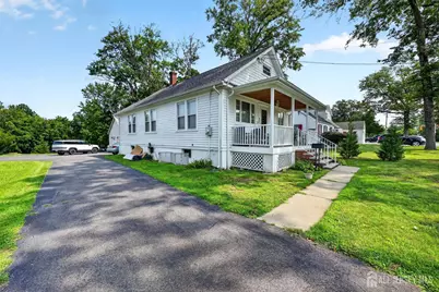 886 Main Street, Fords, NJ 08863 - Photo 9