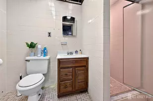 886 Main St, Fords, NJ 08863 - Photo 19