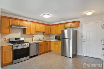 111 Liddle Avenue, Edison, NJ 08837 - Photo 5