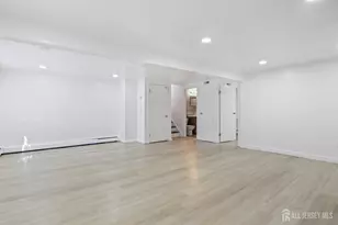 96 Tracy Dr, Fords, NJ 08863 - Photo 25