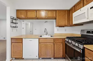 2704 Commons at Kingswood Dr, East Brunswick Township, NJ 08816 - Photo 7