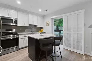 2 Mystic Ct, Sayreville, NJ 08872 - Photo 9