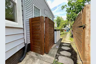 323 Montgomery Street, Highland Park, NJ 08904 - Photo 33