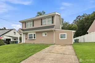 62 Pinetree Dr, Sayreville, NJ 08859 - Photo 3