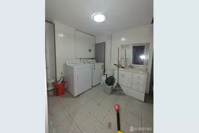 88 Richmond Street, Newark, NJ 07103 - Photo 33