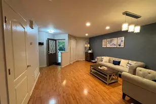 162 Briarwood Dr, North Brunswick Township, NJ 08902 - Photo 3
