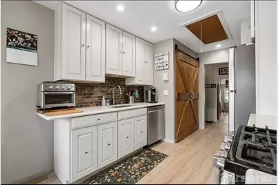 307 Sharon Garden Court, Woodbridge Township, NJ 07095 - Photo 5