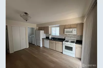 16 Wisteria Court, South Brunswick Township, NJ 08852 - Photo 5