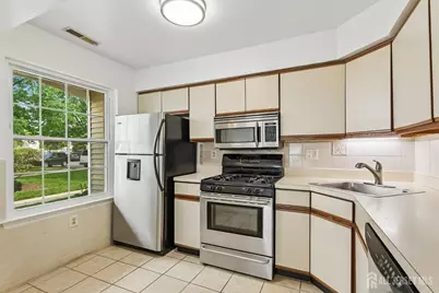 70 Mill Run W, Hightstown, NJ 08520 - Photo 15