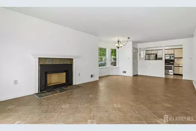 70 Mill Run W, Hightstown, NJ 08520 - Photo 11