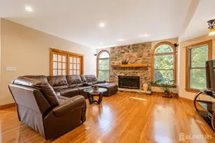 40 Newland Ct, Bridgewater, NJ 08807 - Photo 9
