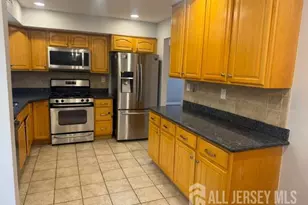 16 Wakefield Dr, Edison, NJ 08820 - Photo 7