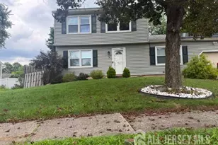 16 Wakefield Dr, Edison, NJ 08820 - Photo 3