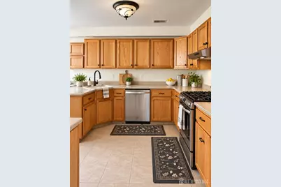 94 Castle Pointe Boulevard, Piscataway Township, NJ 08854 - Photo 15