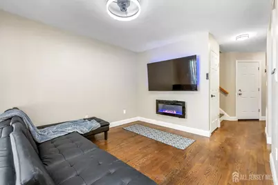 61 Lawrence Street, New Brunswick, NJ 08901 - Photo 5