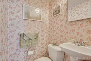 19 Annette Dr, Edison, NJ 08820 - Photo 9