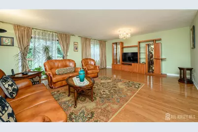 614 Maple Hill Drive, Woodbridge Township, NJ 07095 - Photo 5