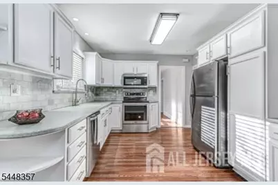 158 Stout Avenue #1, Middlesex, NJ 08846 - Photo 3