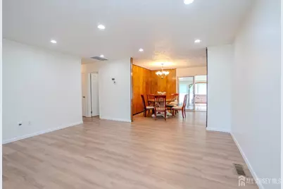 4 Hunterdon Avenue, Monroe Township, NJ 08831 - Photo 9