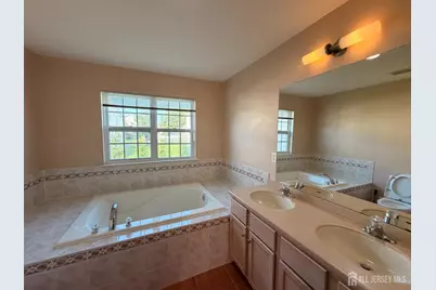 87 Timber Hill Drive, Franklin Township, NJ 08823 - Photo 15