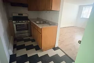 661 Catherine St, Perth Amboy, NJ 08861 - Photo 3