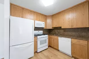 1013 Waterford Dr, Edison, NJ 08817 - Photo 13