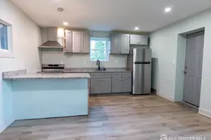 24 Sanford St, Trenton, NJ 08618 - Photo 11