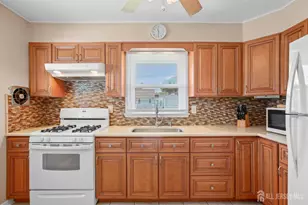 13 Briarwood Dr, Franklin Township, NJ 08873 - Photo 7