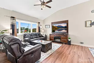 85 E Laurel St, Carteret, NJ 07008 - Photo 7