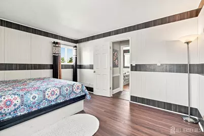 85 E Laurel Street, Carteret, NJ 07008 - Photo 17