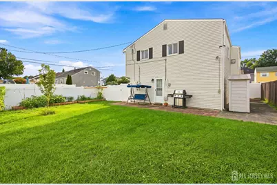 85 E Laurel Street, Carteret, NJ 07008 - Photo 27