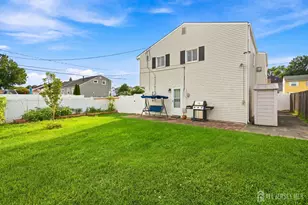85 E Laurel St, Carteret, NJ 07008 - Photo 27
