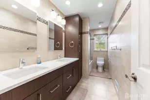 990 Hoover Dr, North Brunswick Township, NJ 08902 - Photo 27