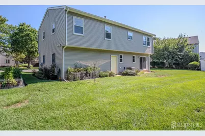 31 Pullman Loop, South Brunswick Township, NJ 08810 - Photo 5