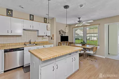 5 Thomas Paine Drive, Monroe Township, NJ 08831 - Photo 11