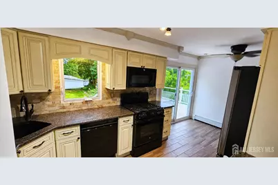 10 Columbia Place, Sayreville, NJ 08859 - Photo 5