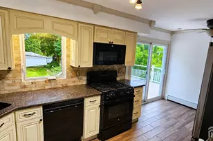 10 Columbia Pl, Sayreville, NJ 08859 - Photo 5