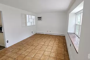 10 Columbia Pl, Sayreville, NJ 08859 - Photo 3