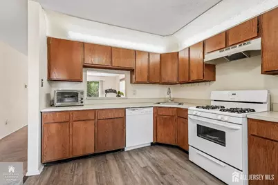 289 Bromley Place, East Brunswick Township, NJ 08816 - Photo 5